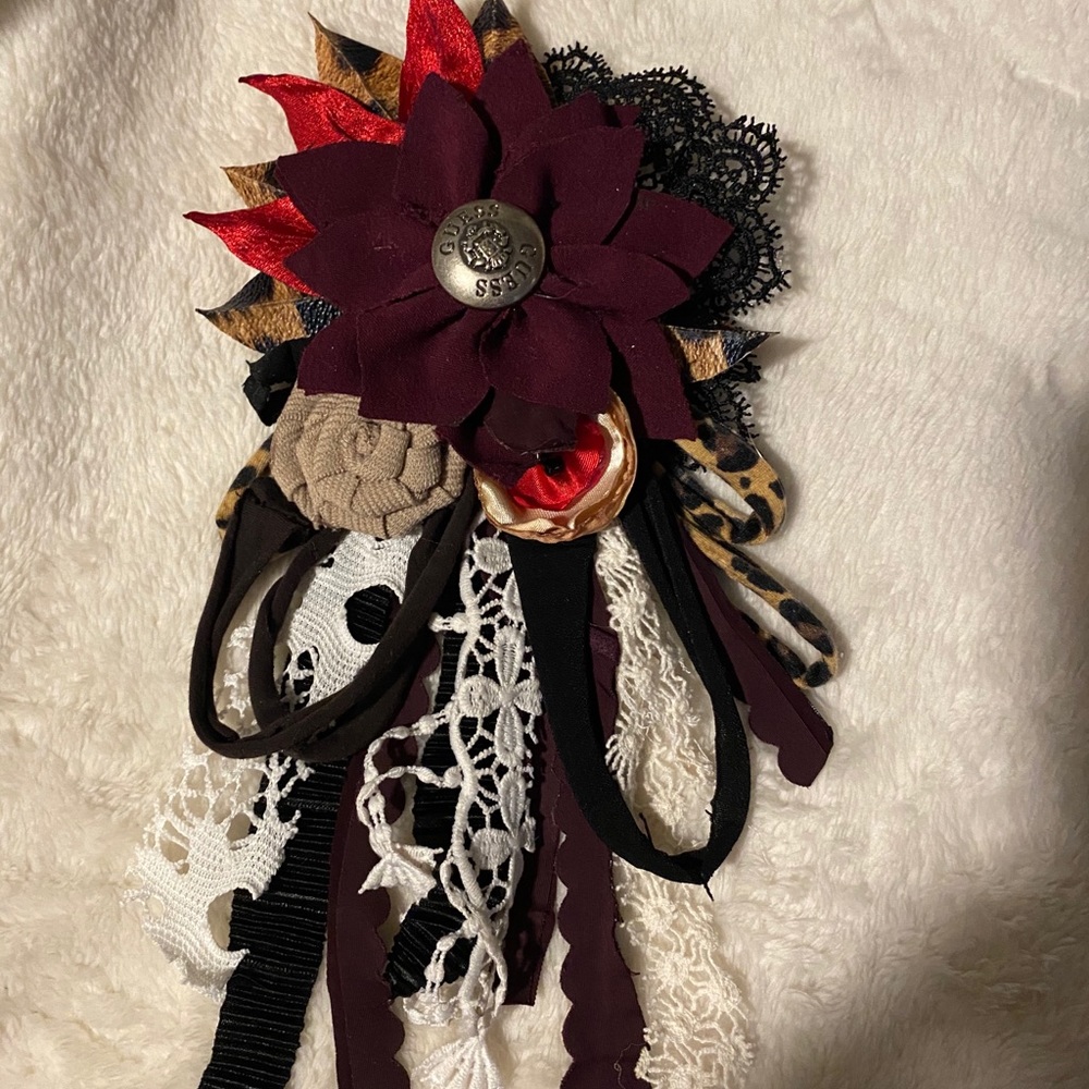 Flower pin